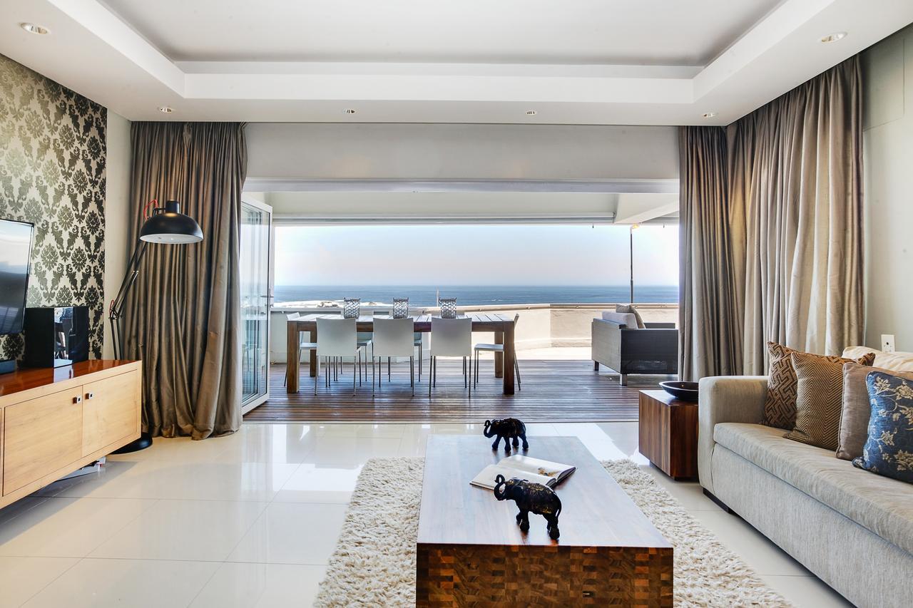 Rhapsody Apartment Cape Town Room photo